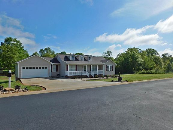 2nd image of 133 Whispering Hills Ln