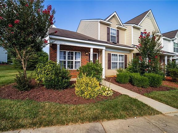4th image of 1008 Oak Blossom Way