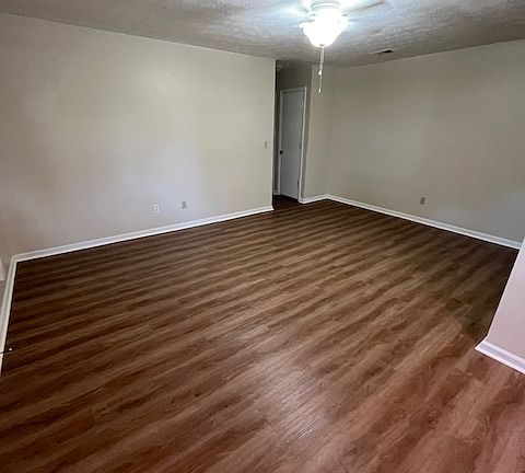2nd image of 202 Melody Ln