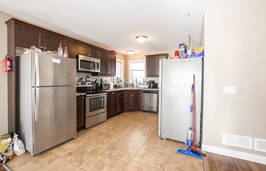 10 Trent Avenue — Photo 3
