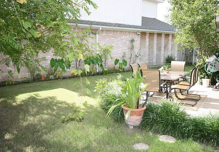 509 Raintree Cir — Photo 11