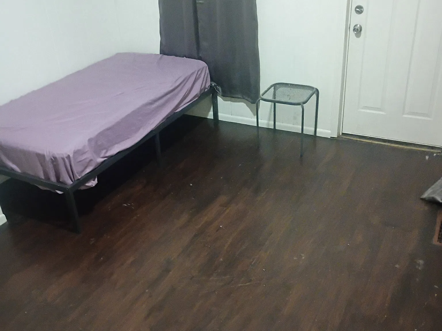 4 bed, 1656 sqft, $1,200 — Photo 2