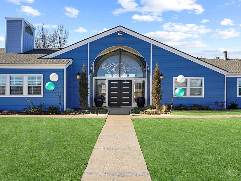 Diamond Creek Apartments — Photo 18