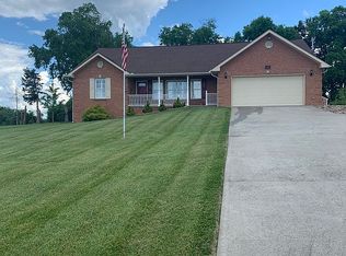 318 Oak Vista Dr, Dandridge, TN 37725