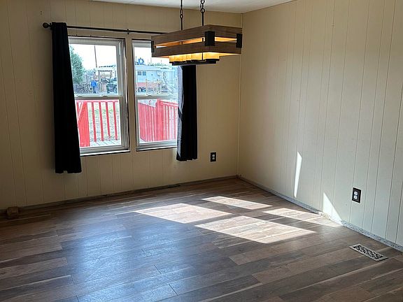 5th image of 823 Pine St
