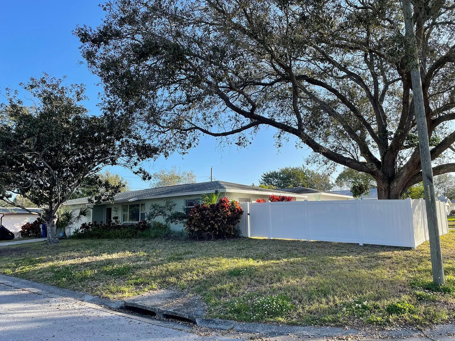 2 bed, 1234 sqft, $2,600 — Photo 4