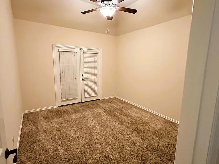 2215 Longview Rd — Photo 12