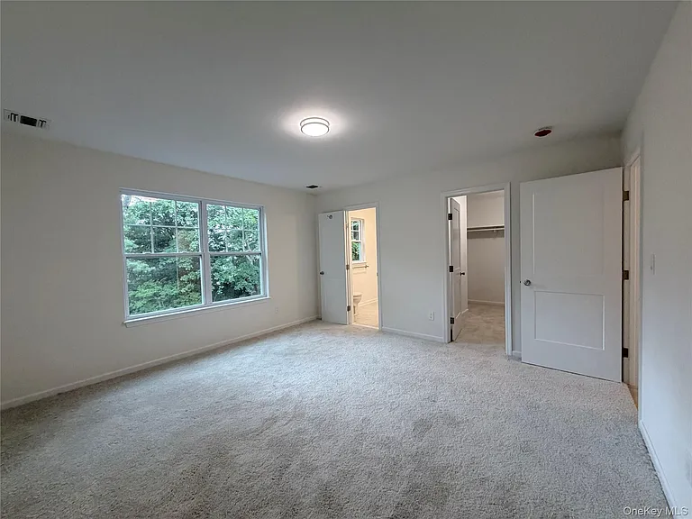 102 Pulaski Rd — Photo 21