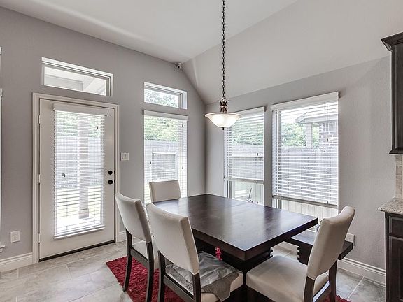 4th image of 10022 Esslemont Ct
