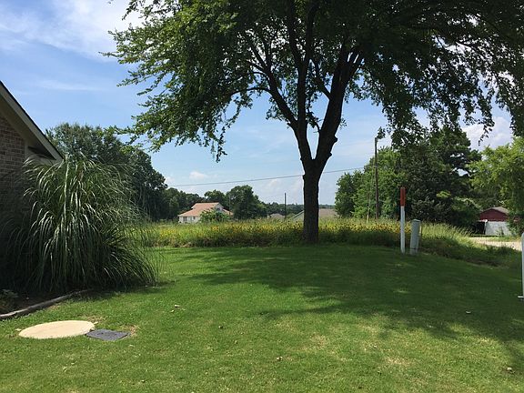 3rd image of 312 Canoe Ct