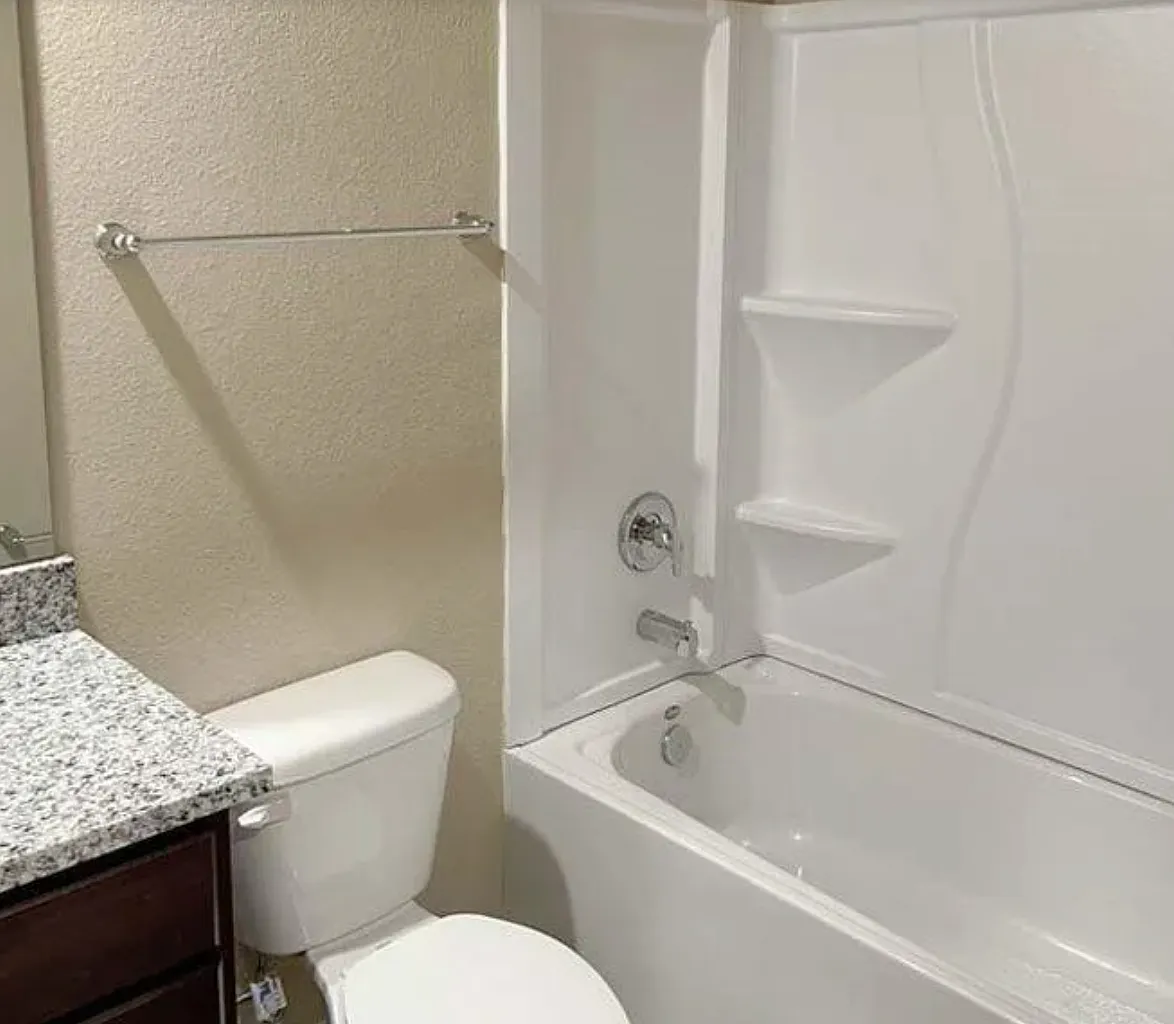 2 bed, 1005 sqft, $1,350 — Photo 3