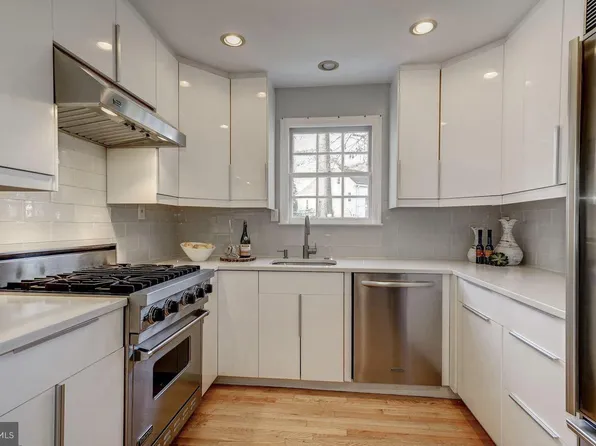 1628 N Harrison St, Arlington, VA 22205