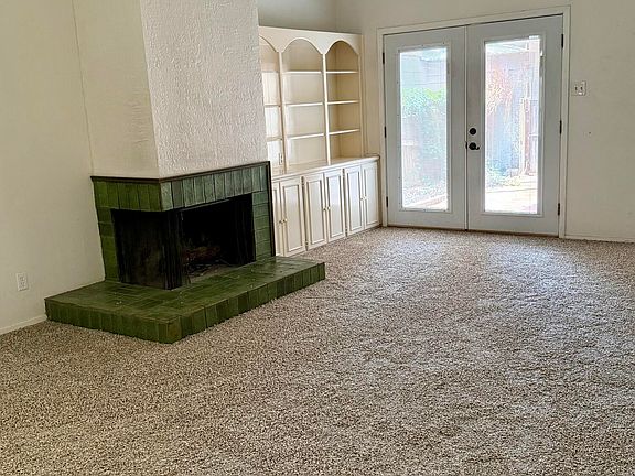 2nd image of 2562 Sunset Dr