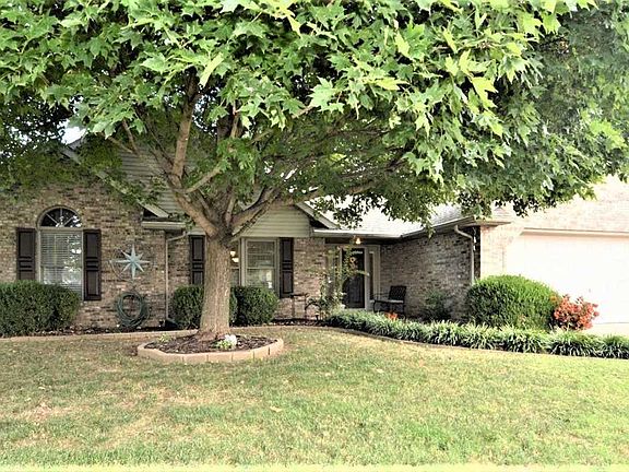2nd image of 430 Winchester Dr
