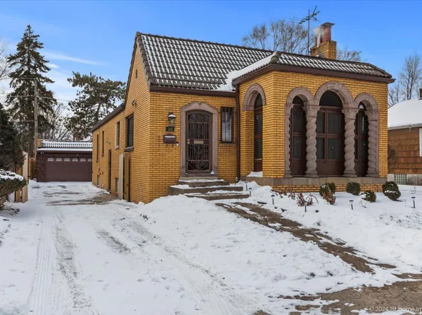 105 Elizabeth St, Calumet City, IL 60409