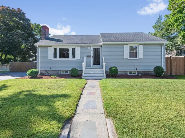 9 Fosters Ln, Wakefield, MA 01880