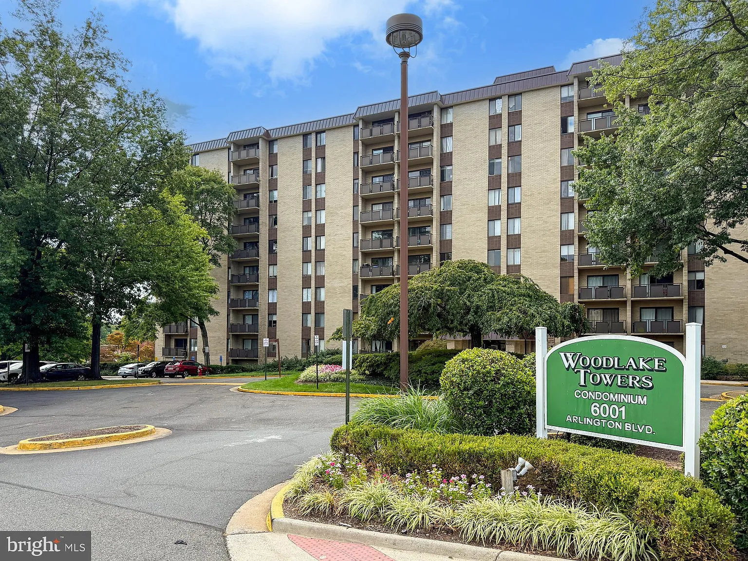 1 bed, 1.0 bath, 785 sqft, $1,900 — Photo 1