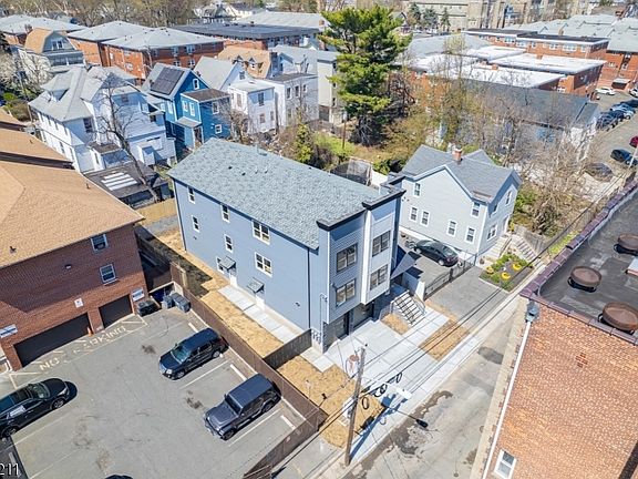 3rd image of 25 Brookside Ave