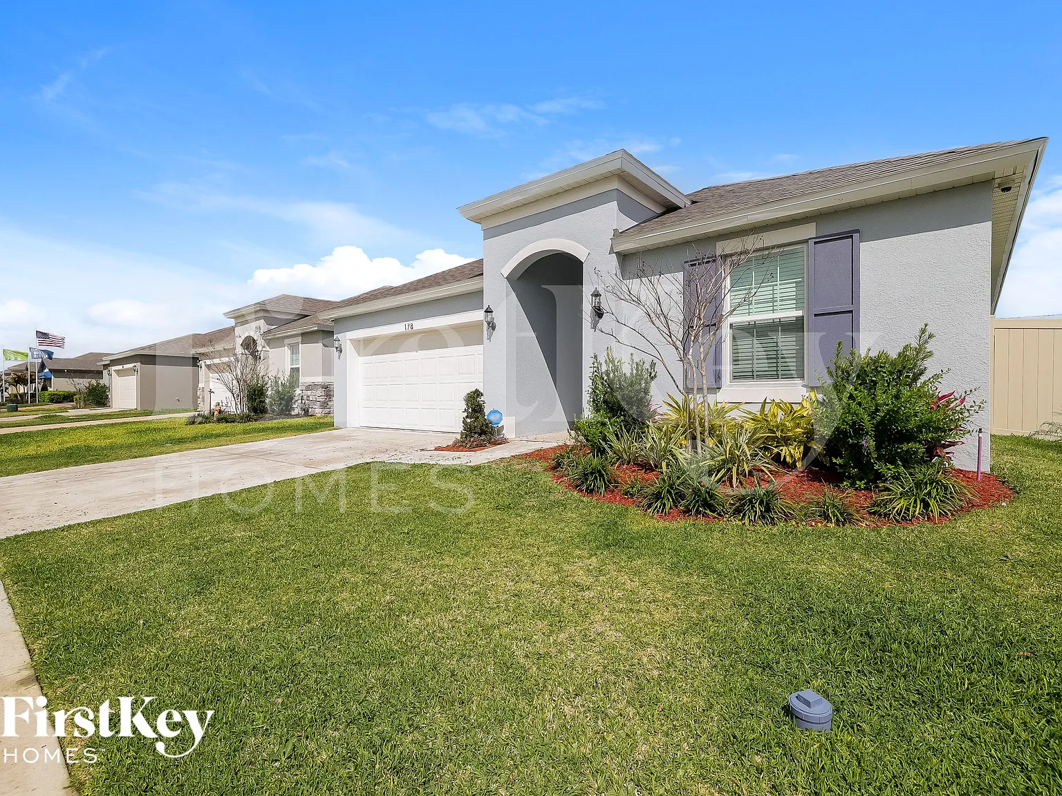 4 bed, 2.0 bath, 1938 sqft, $1,975 — Photo 2