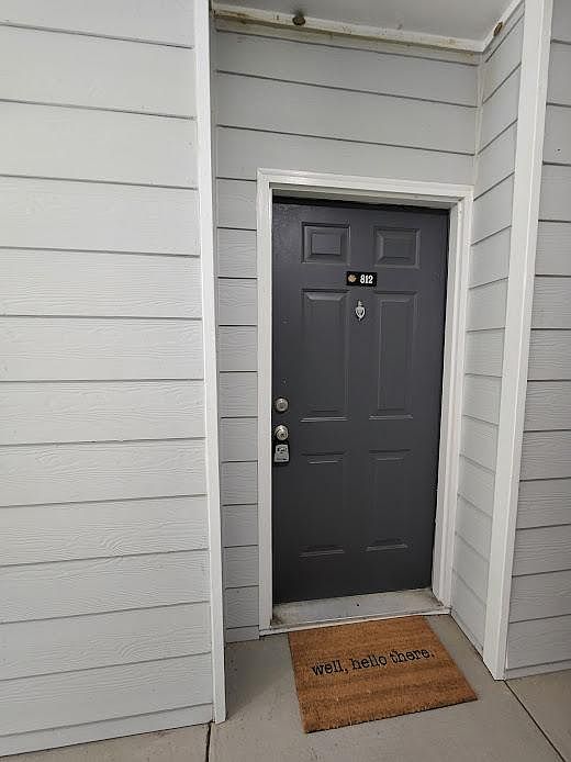 Welcome to 1300 Park West Boulevard #812 in the highly desired Madison.