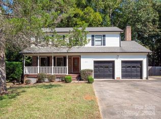 947 Foxborough Rd, Charlotte, NC 28213