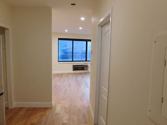 5th image of 825 Palisade Ave APT A1