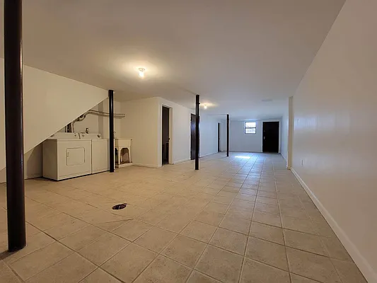 Rented by Premier Metro Realty Corp | media 18