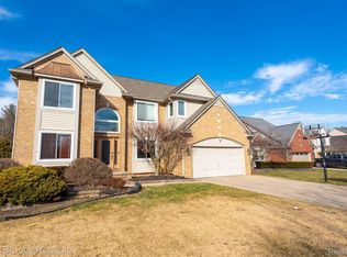 3044 Pheasant Run East Dr, Wixom, MI 48393