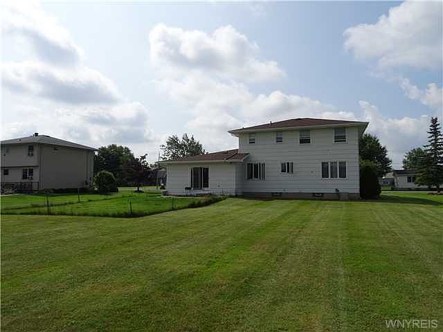 2nd image of 2959 Walck Dr