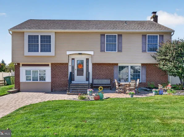 29 Candlewood Cir, Marlton, NJ 08053