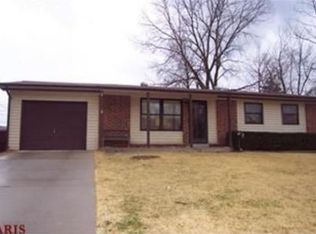 11960 Longmont Dr, Maryland Heights, MO 63043
