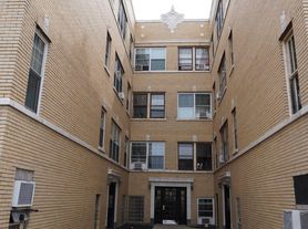 6318-24 W Cermak Rd