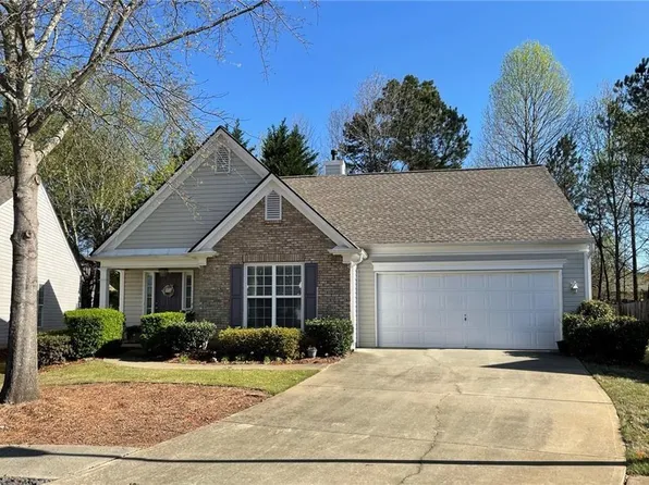 6530 Waveland Dr, Cumming, GA 30040