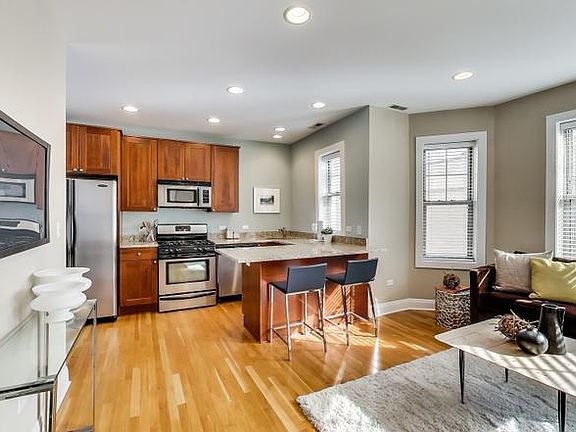 2nd image of 1452 W Thorndale Ave APT 3N