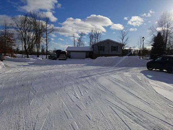 4th image of 313 Maizie Ct NW