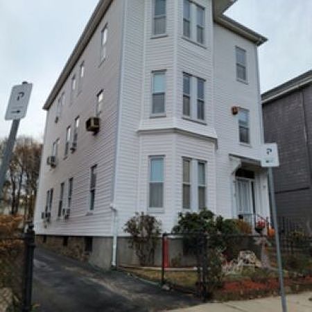 1st image of 11 Woodman St Floor 1