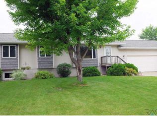 27007 Revilo Pl, Sioux Falls, SD 57108