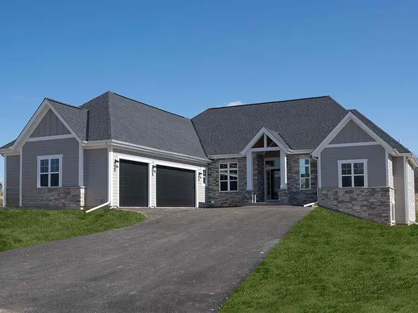 W214N6684 Fairview DRIVE, Menomonee Falls, WI 53051