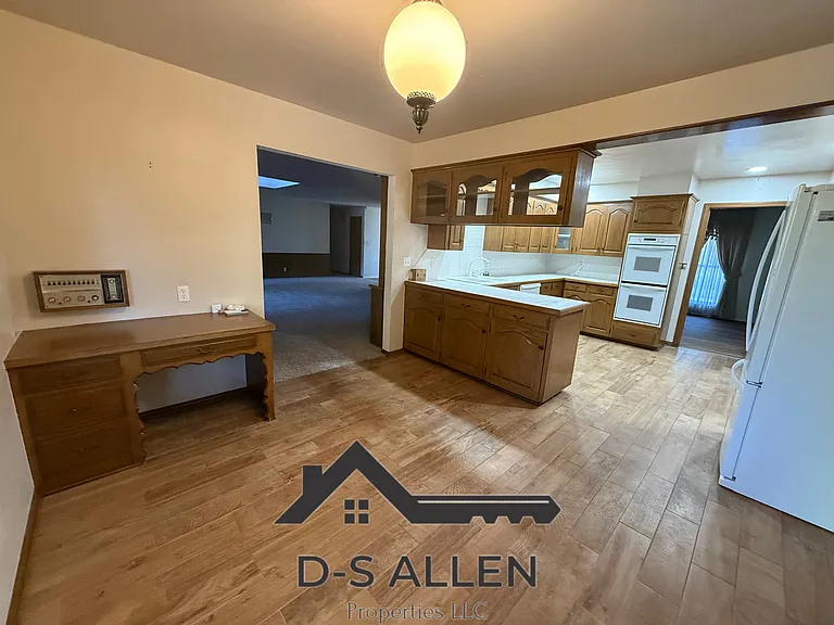 212 Meadowdale Dr — Photo 3