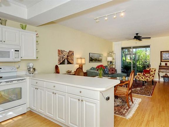 4th image of 8369 Wingate Dr Unit 2111