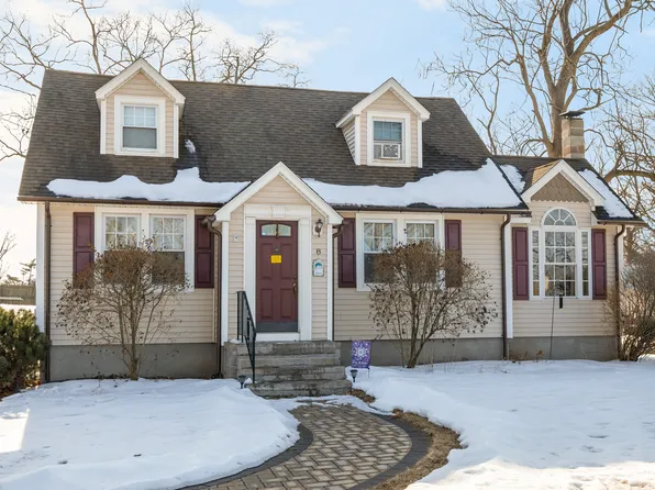 8 Locust Avenue, North Haven, CT 06473