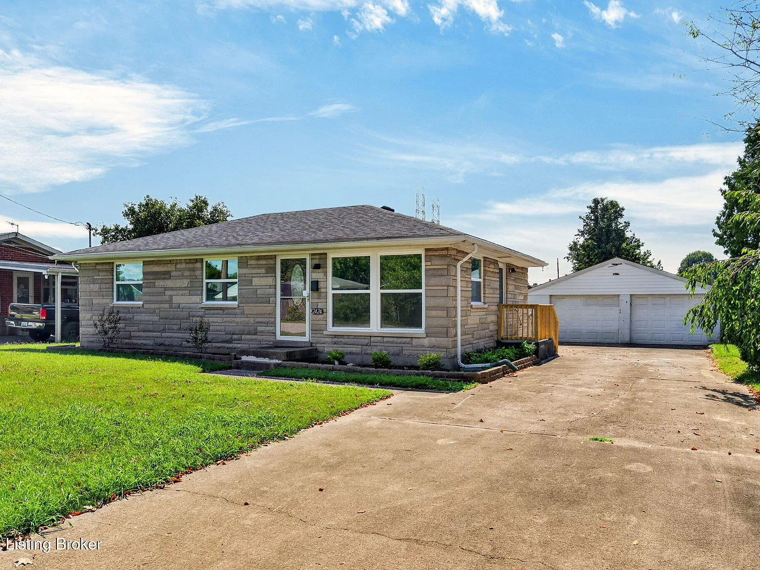 3 bed, 1.0 bath, 925 sqft, $1,600 — Photo 1