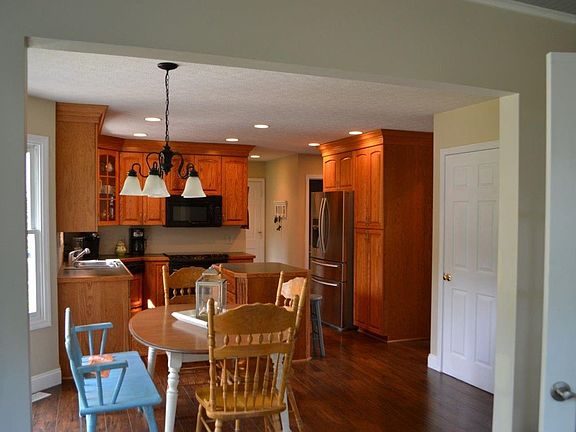 5th image of 806 Glenview Dr