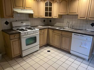 660 N 33rd St FLOOR 2, Philadelphia, PA 19104