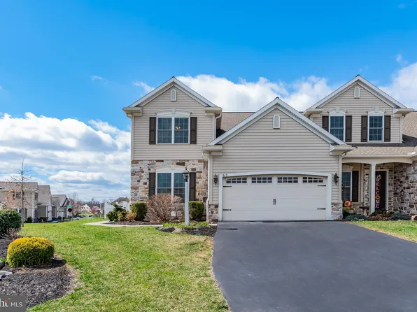 613 Poppy Cir, Mechanicsburg, PA 17050