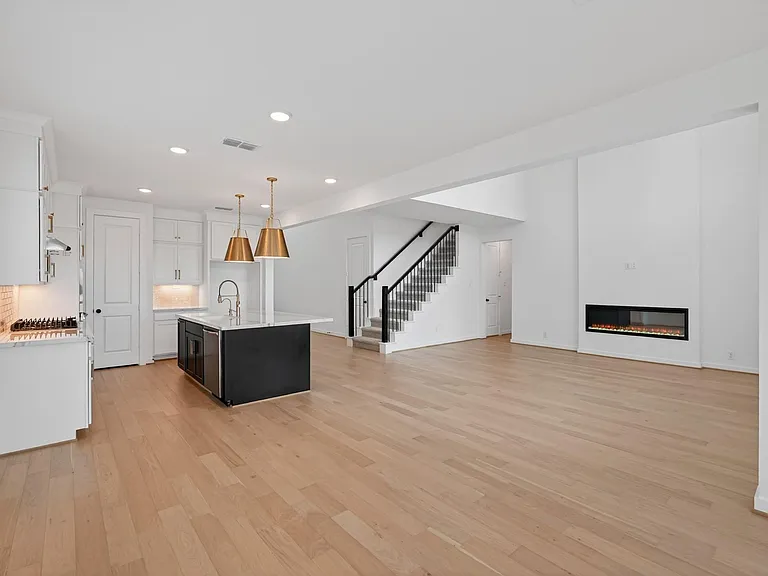 9437 Pacific Crest Ct — Photo 17