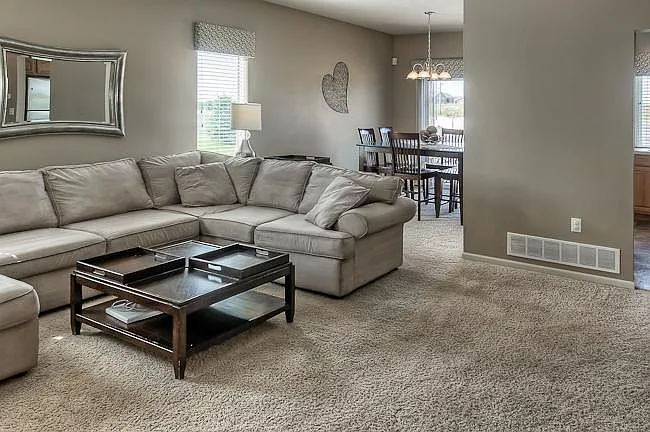 3 bed, 1670 sqft, $2,120 — Photo 3
