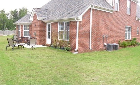 Cul-de-sac lot means privacy and larger back & side yds