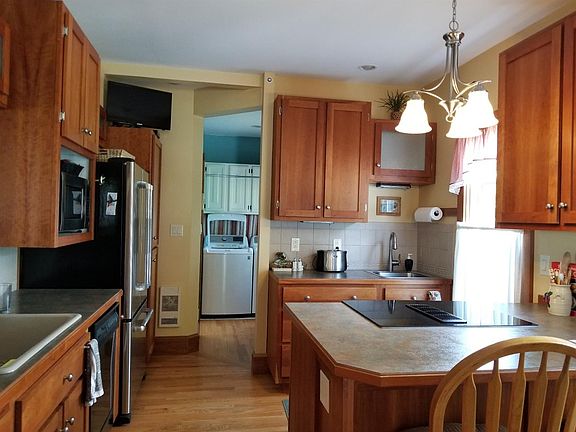 4th image of 33 Cushman St