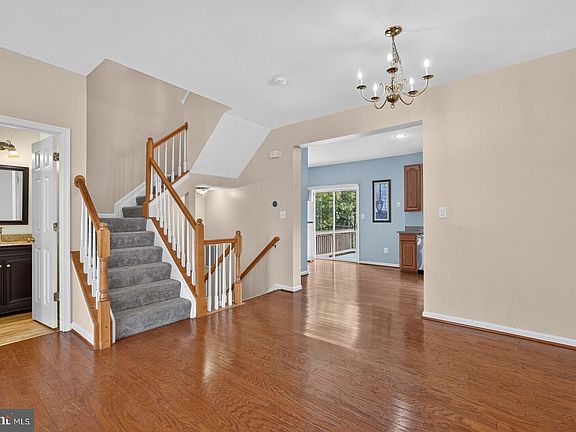 5th image of 250 Kirby St